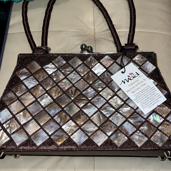 Mod Natural Shell Handbag - Picture 4 of 7